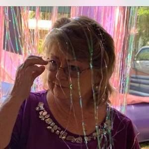 Meet your Posher, Theresa